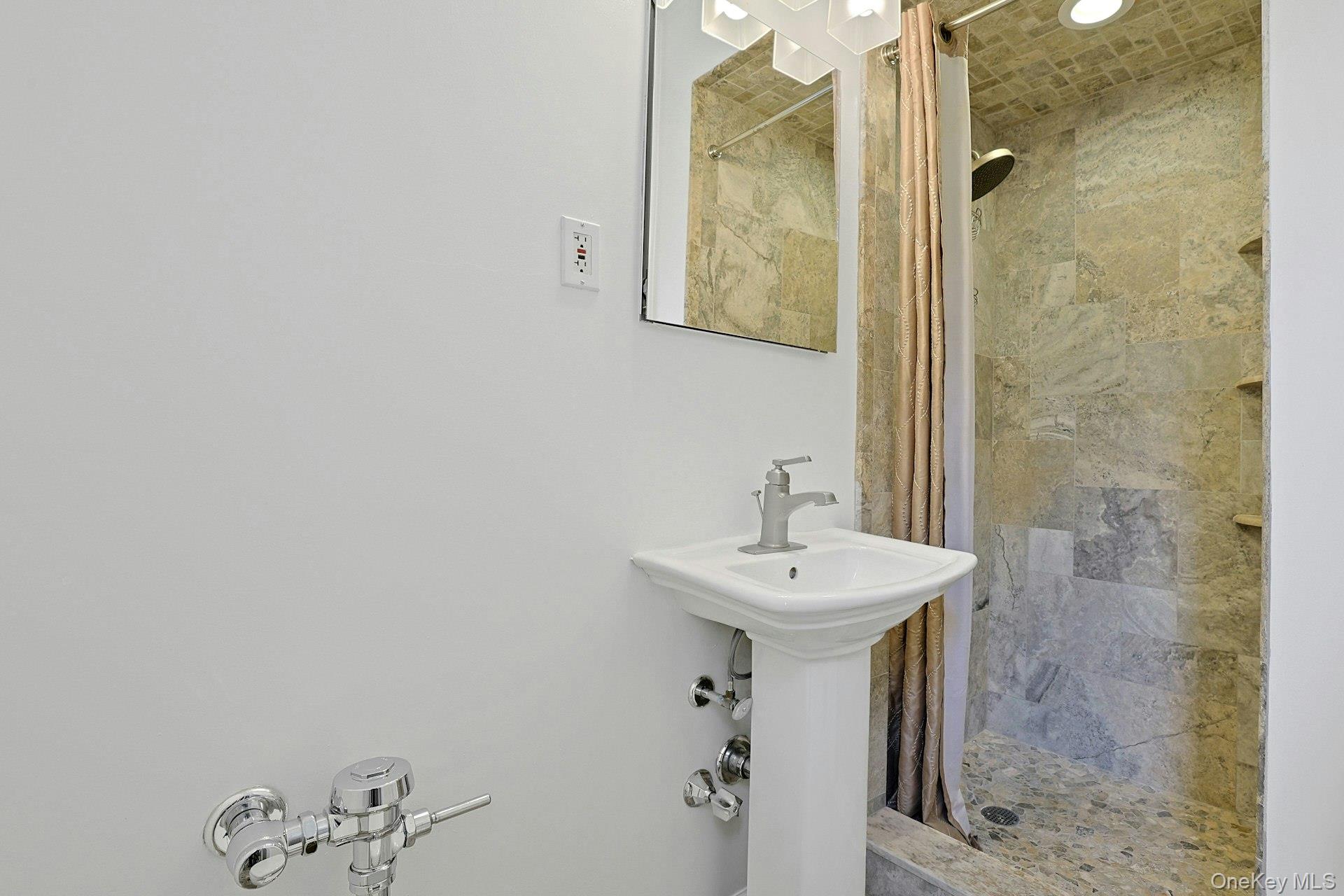 1255 North Avenue Unit: 4j
