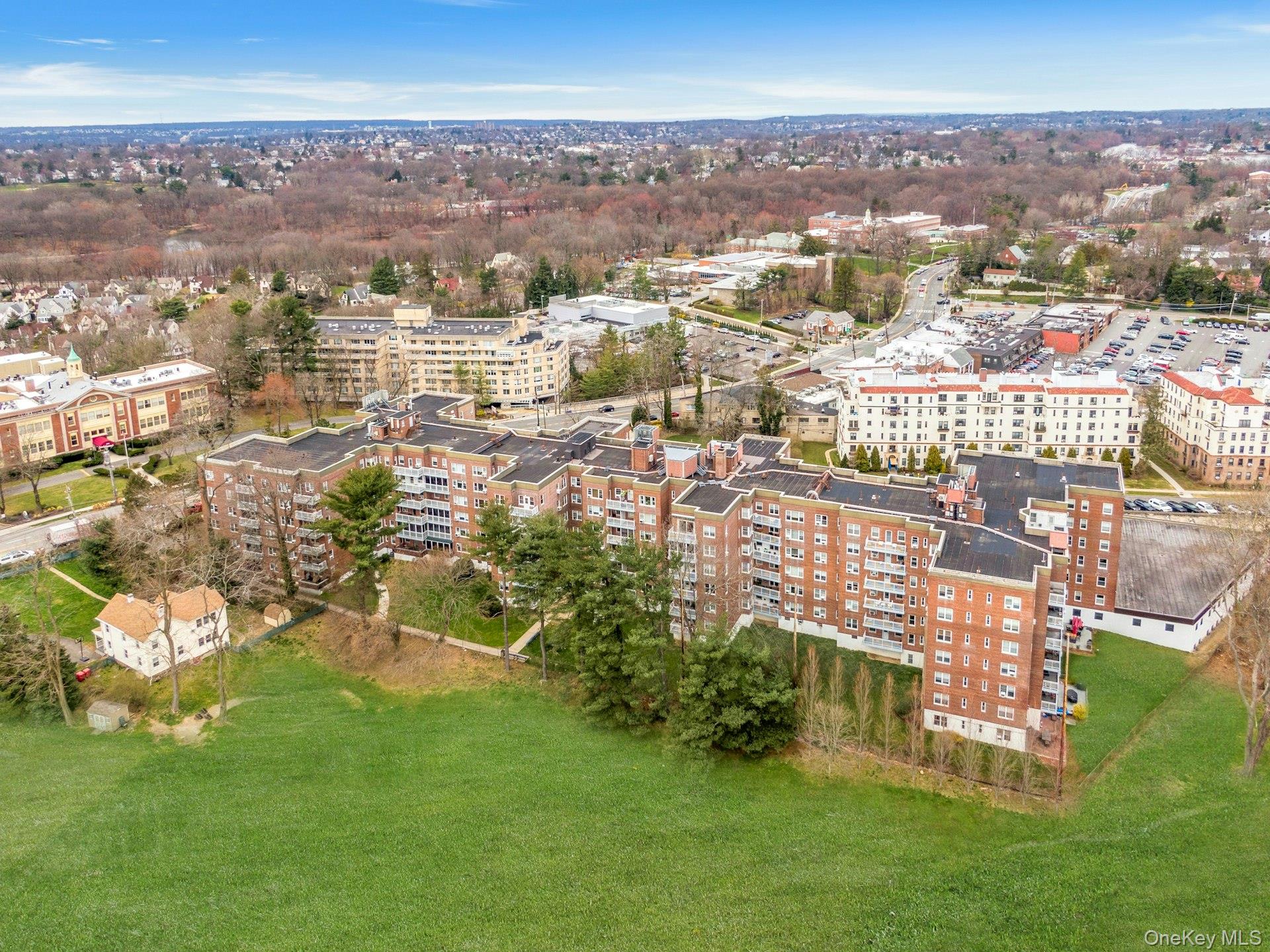 1255 North Avenue Unit: 4j