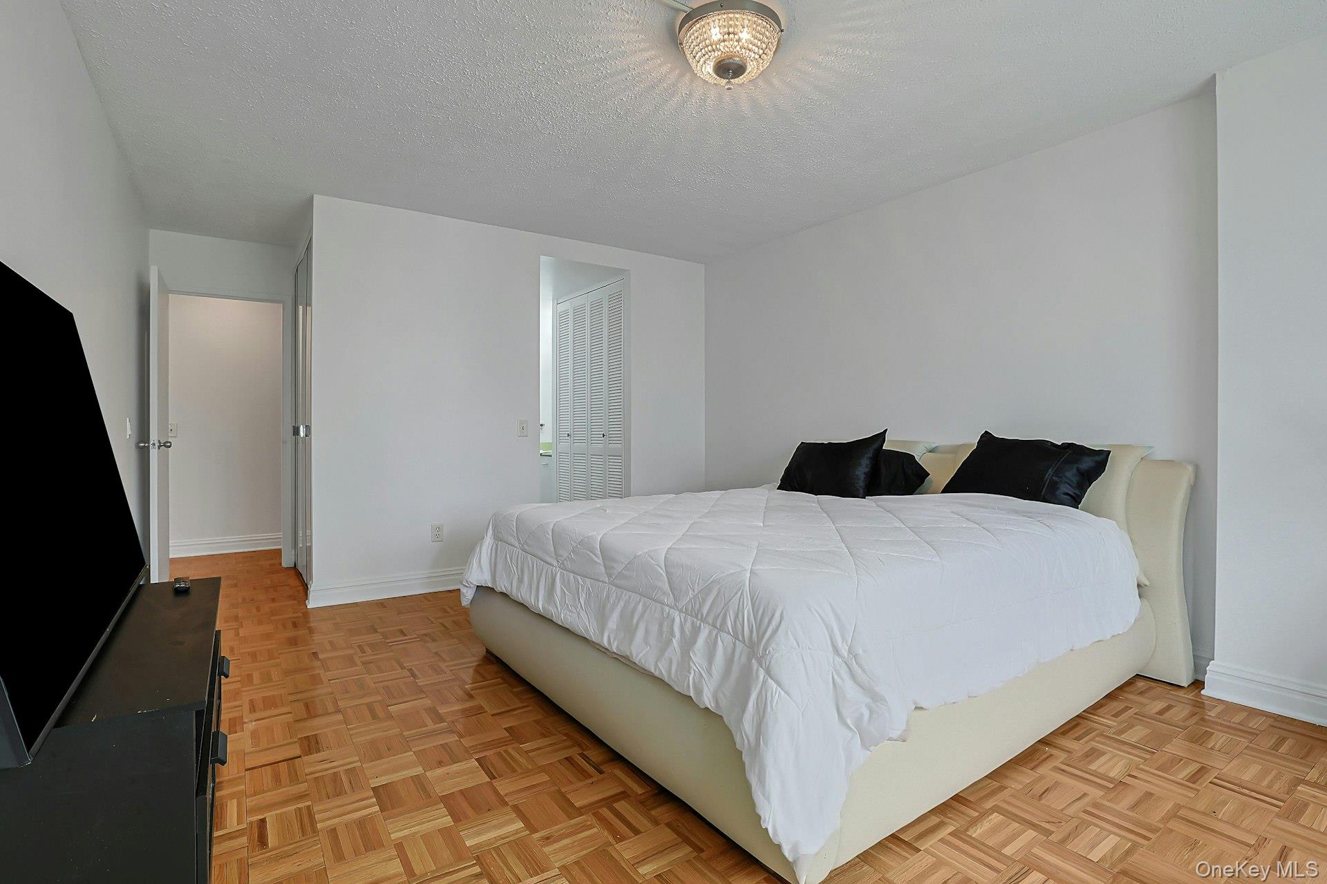 1270 North Avenue Unit: 1c