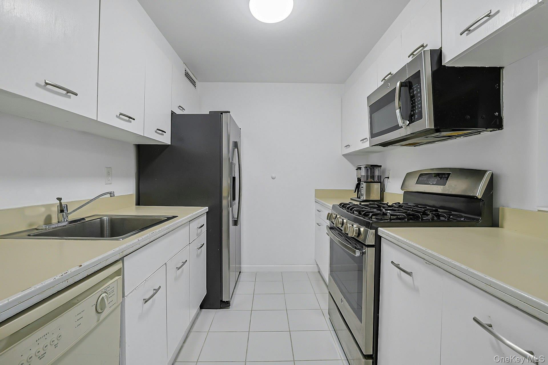 1270 North Avenue Unit: 1c
