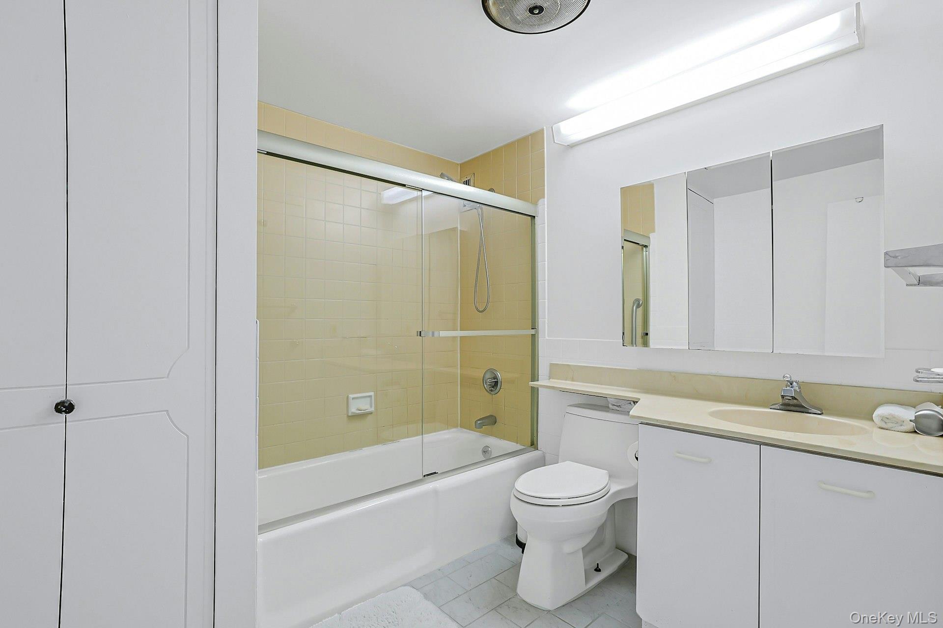 1270 North Avenue Unit: 1c