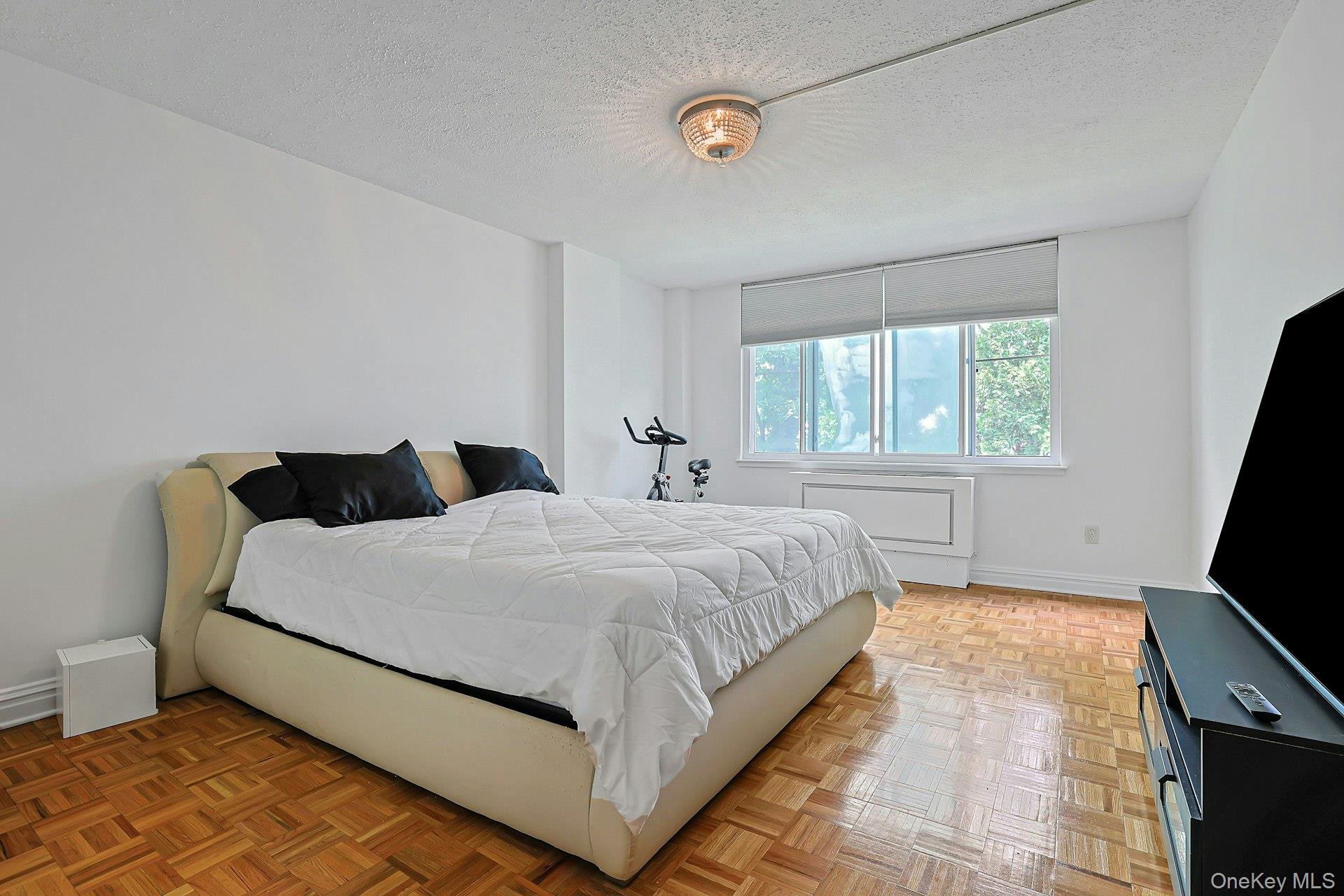1270 North Avenue Unit: 1c