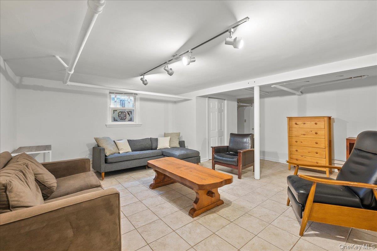 46 Robins Road