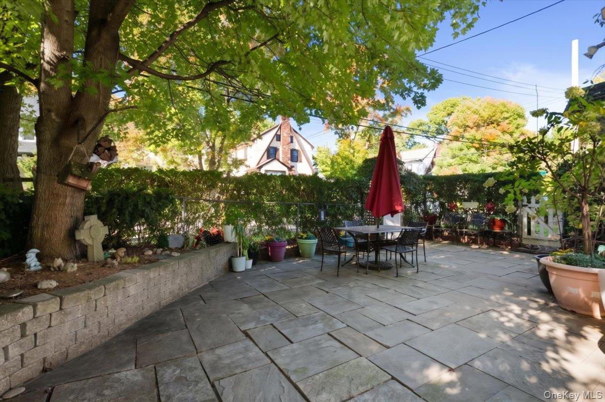 46 Robins Road