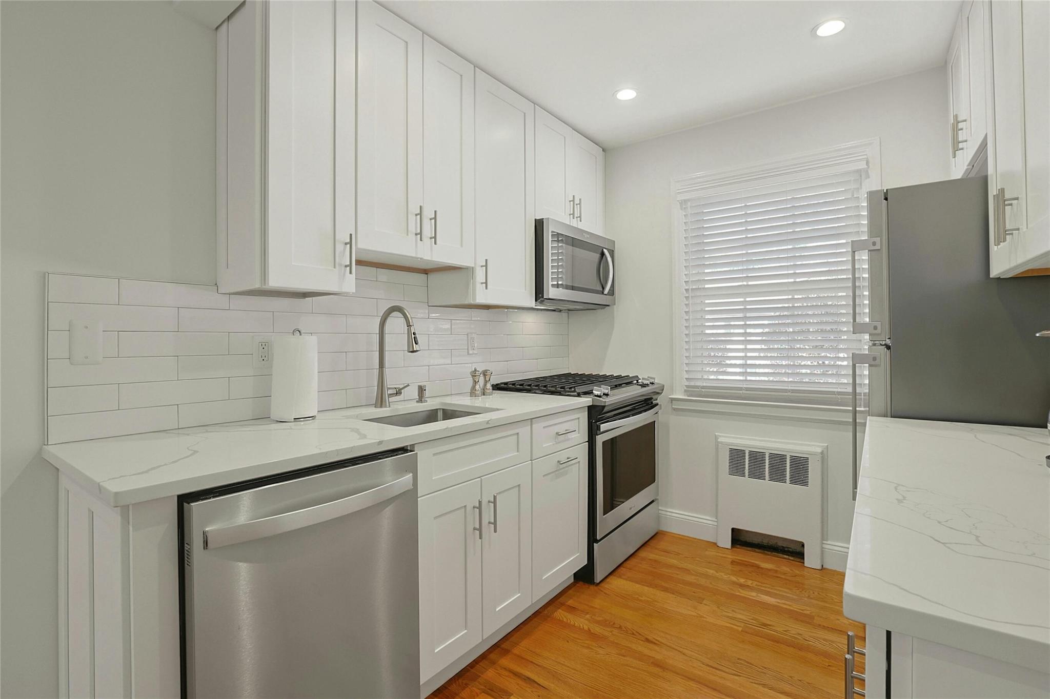 16 Robins Crescent Unit: 16