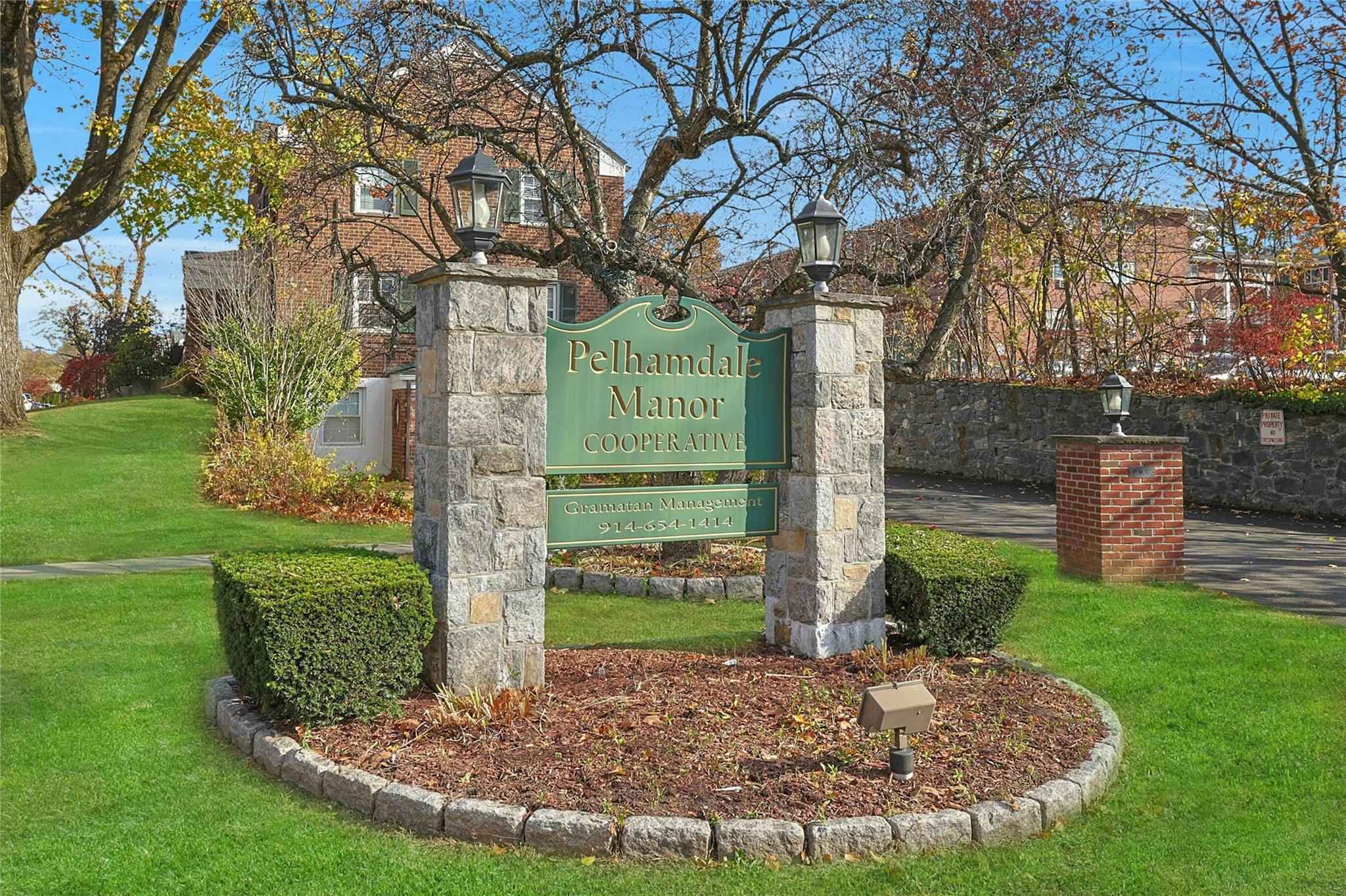 16 Robins Crescent Unit: 16