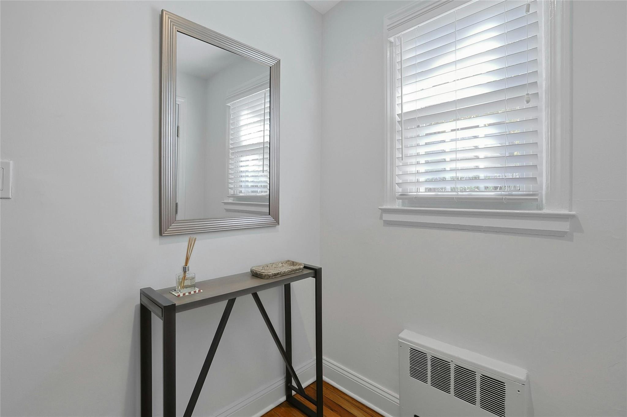 16 Robins Crescent Unit: 16