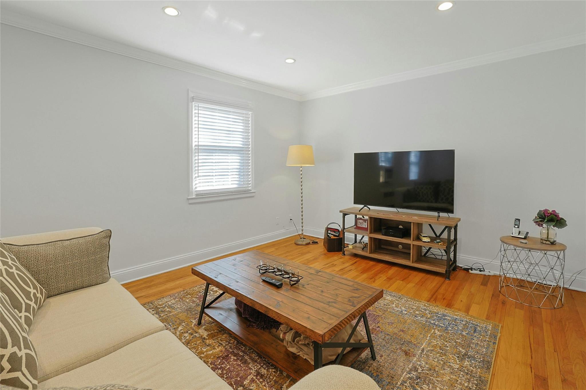 16 Robins Crescent Unit: 16