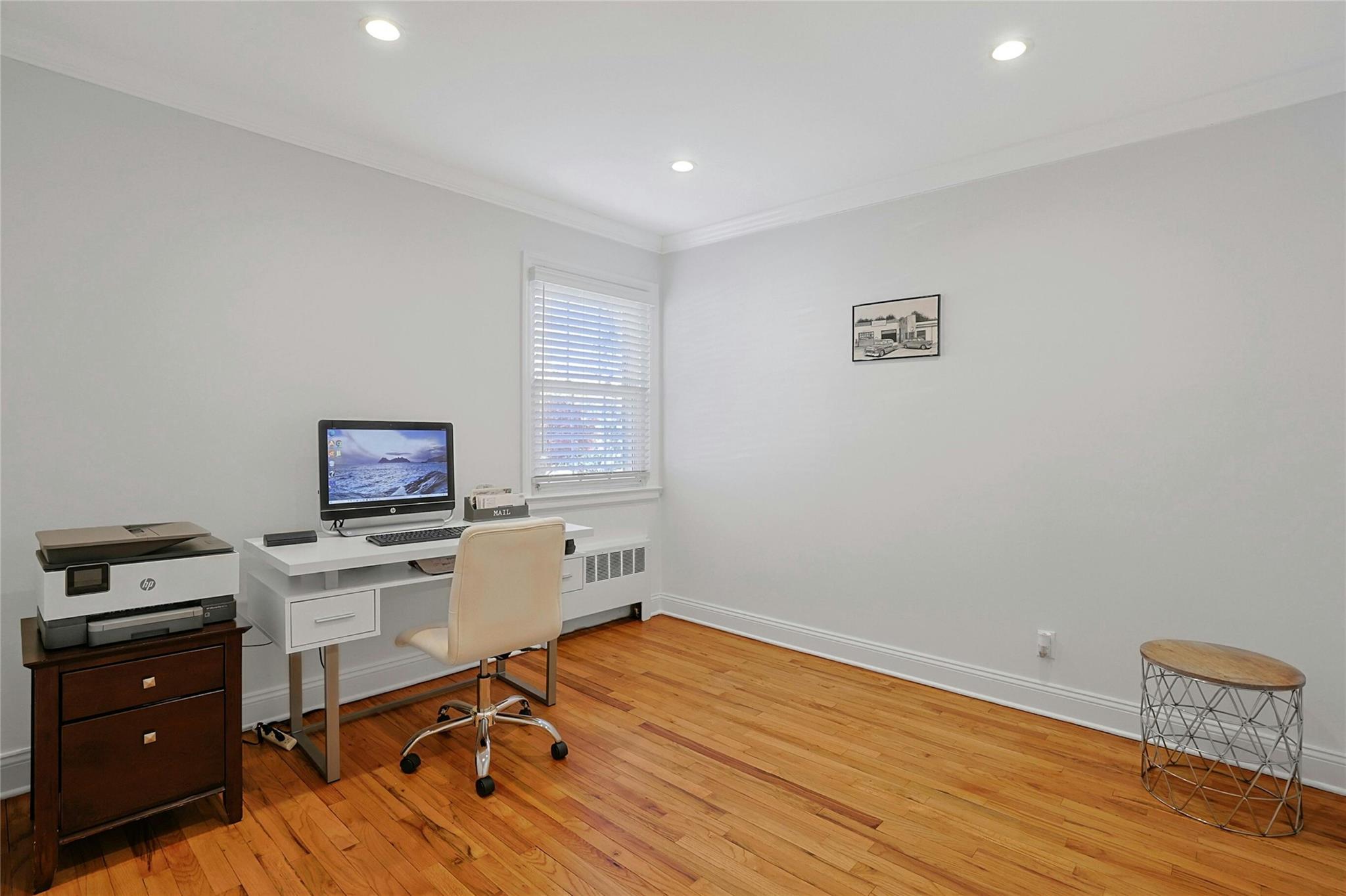16 Robins Crescent Unit: 16