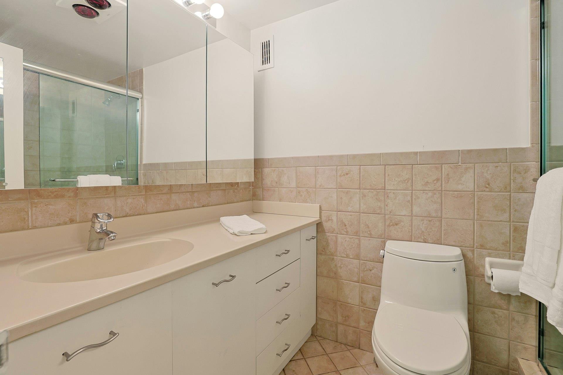1270 North Avenue Unit: 3E