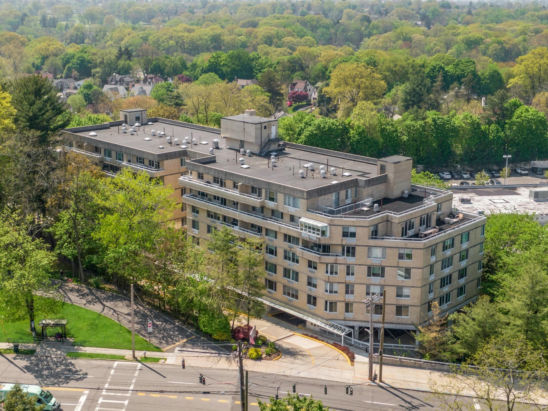 1270 North Avenue Unit: 3E