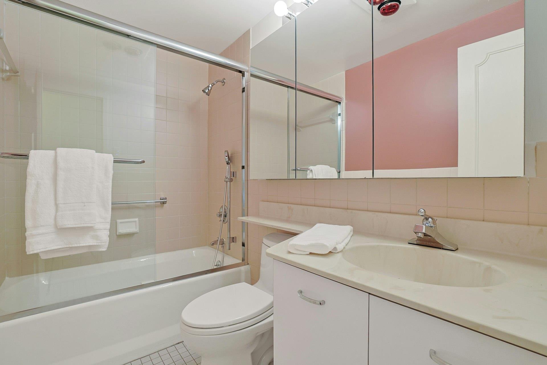 1270 North Avenue Unit: 3E