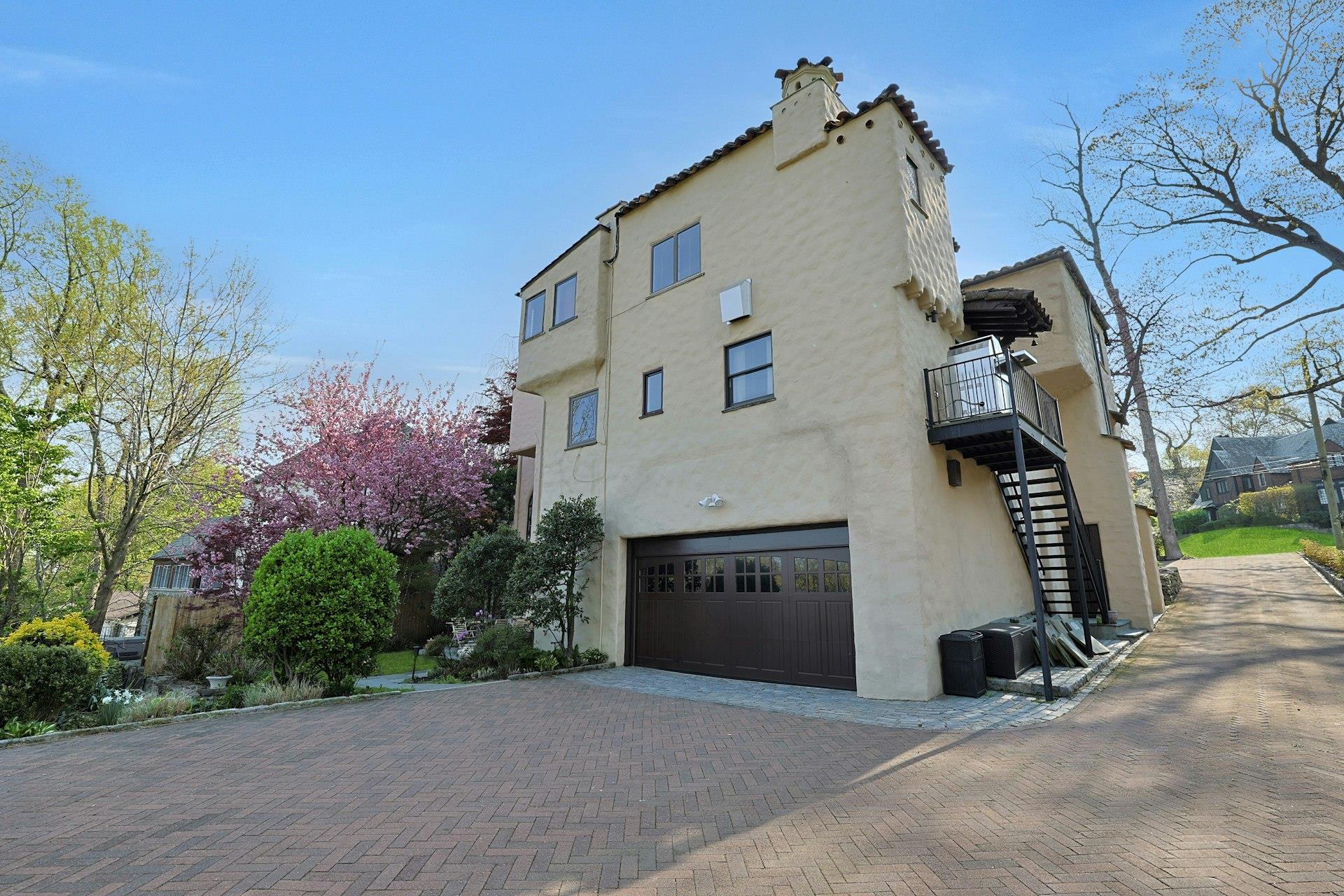 286 Lyncroft Road
