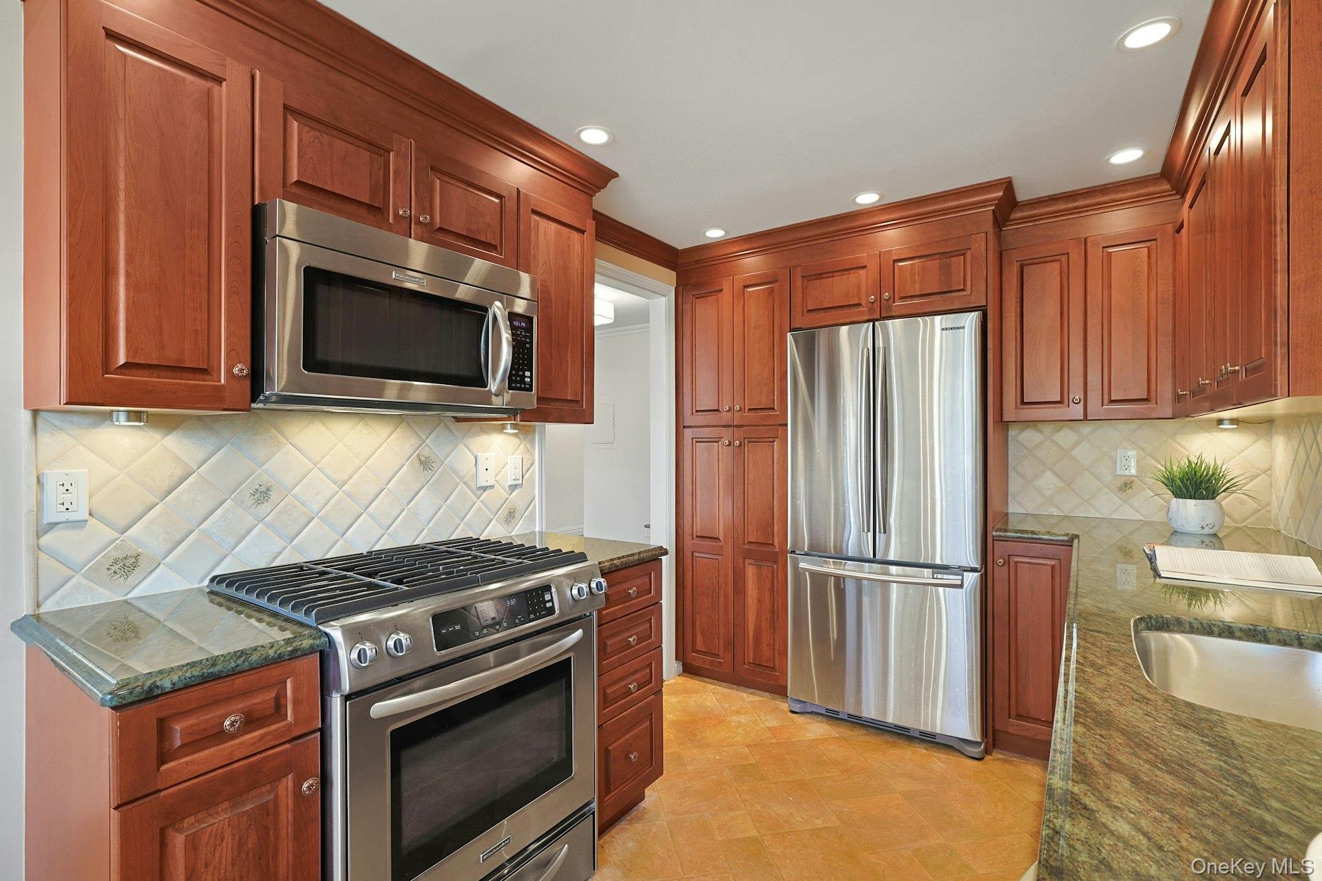 1270 North Avenue Unit: 3A