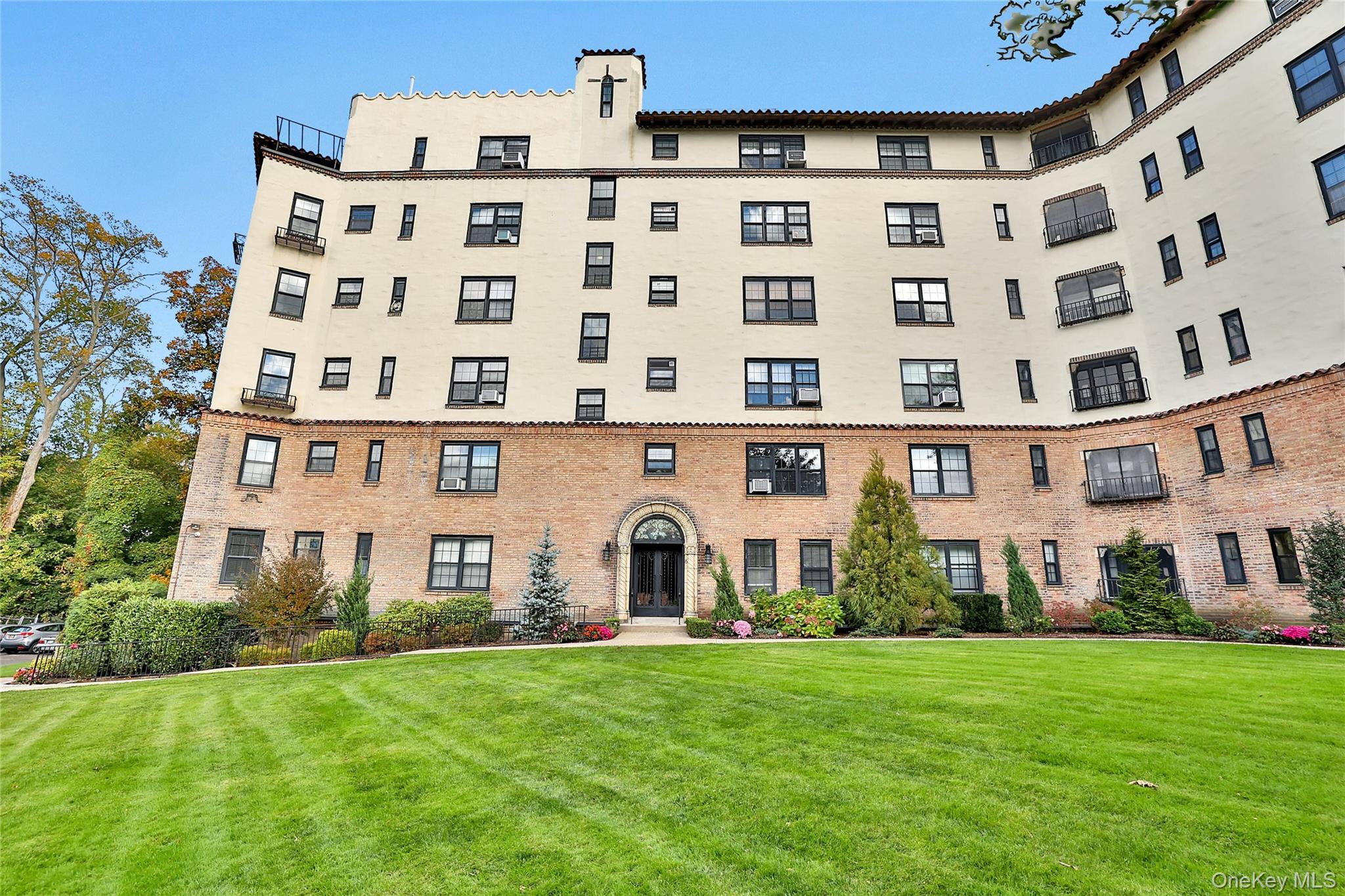 1273 North Avenue Unit: 5h