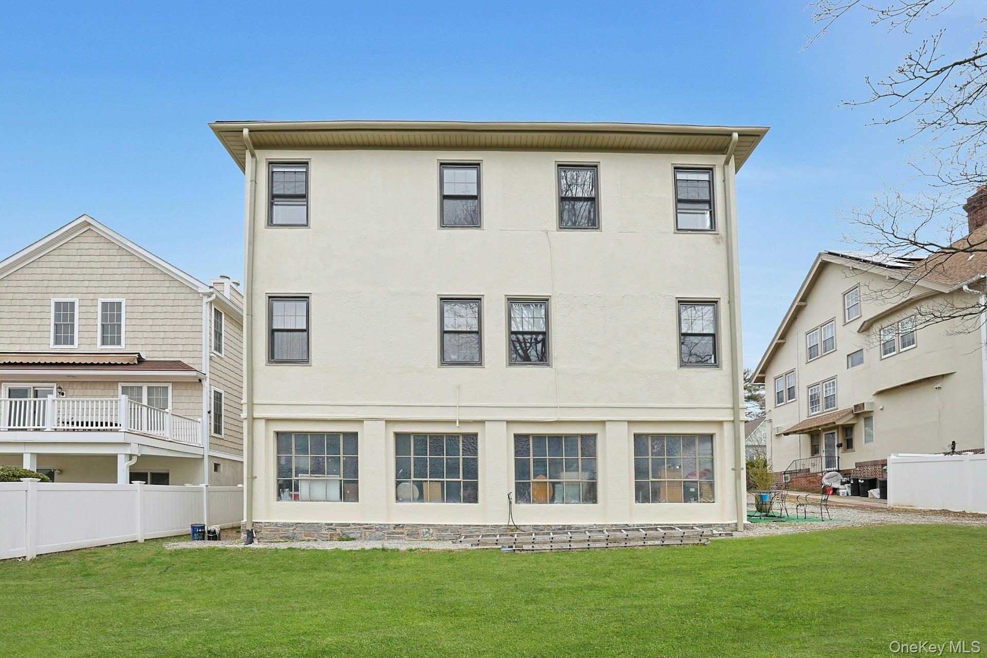 39 Neptune Avenue