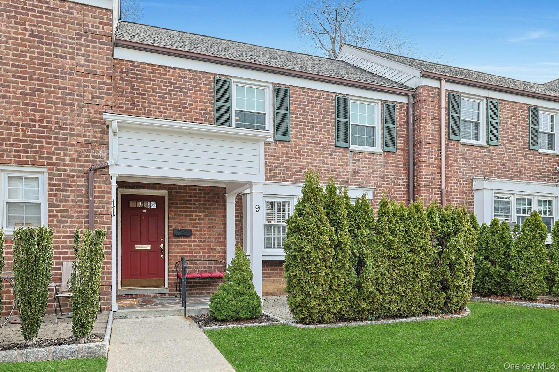 9 Robins Crescent Unit: 9