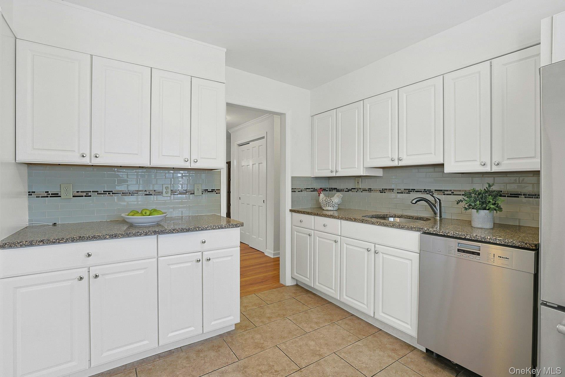 9 Robins Crescent Unit: 9