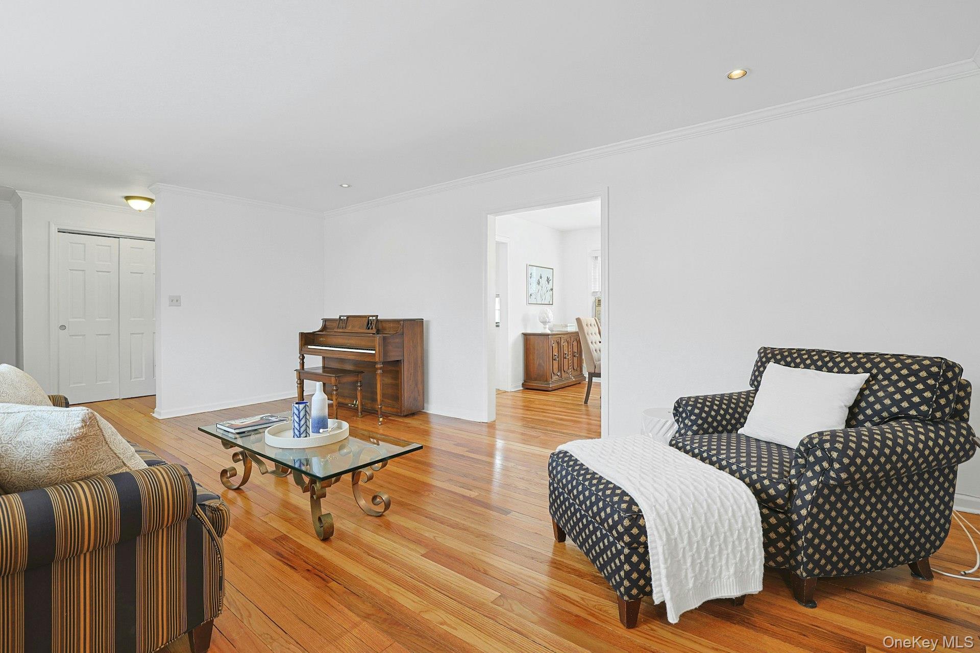 9 Robins Crescent Unit: 9