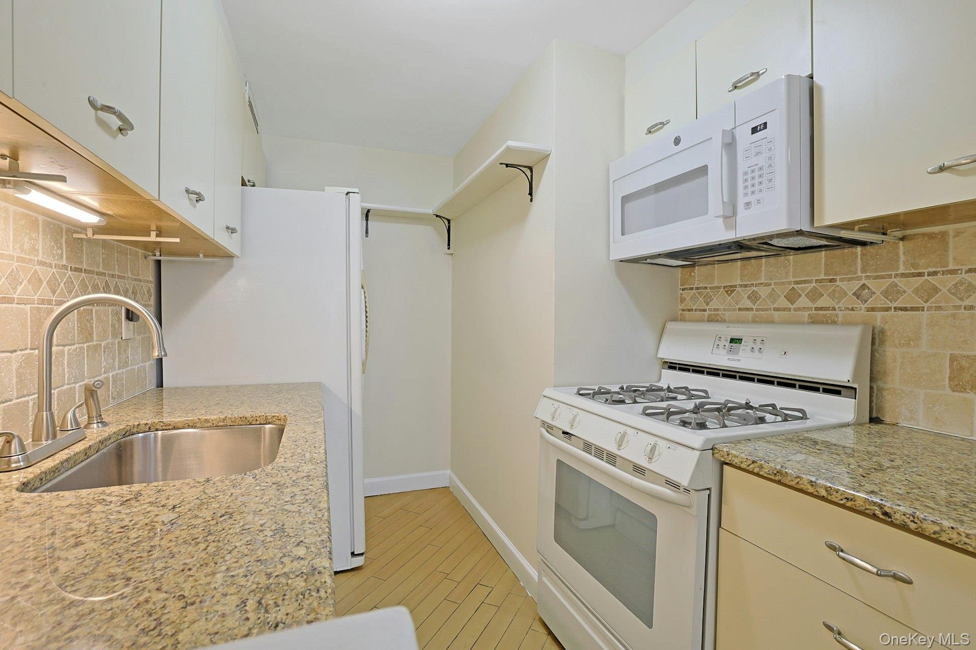 1270 North Avenue Unit: 2L