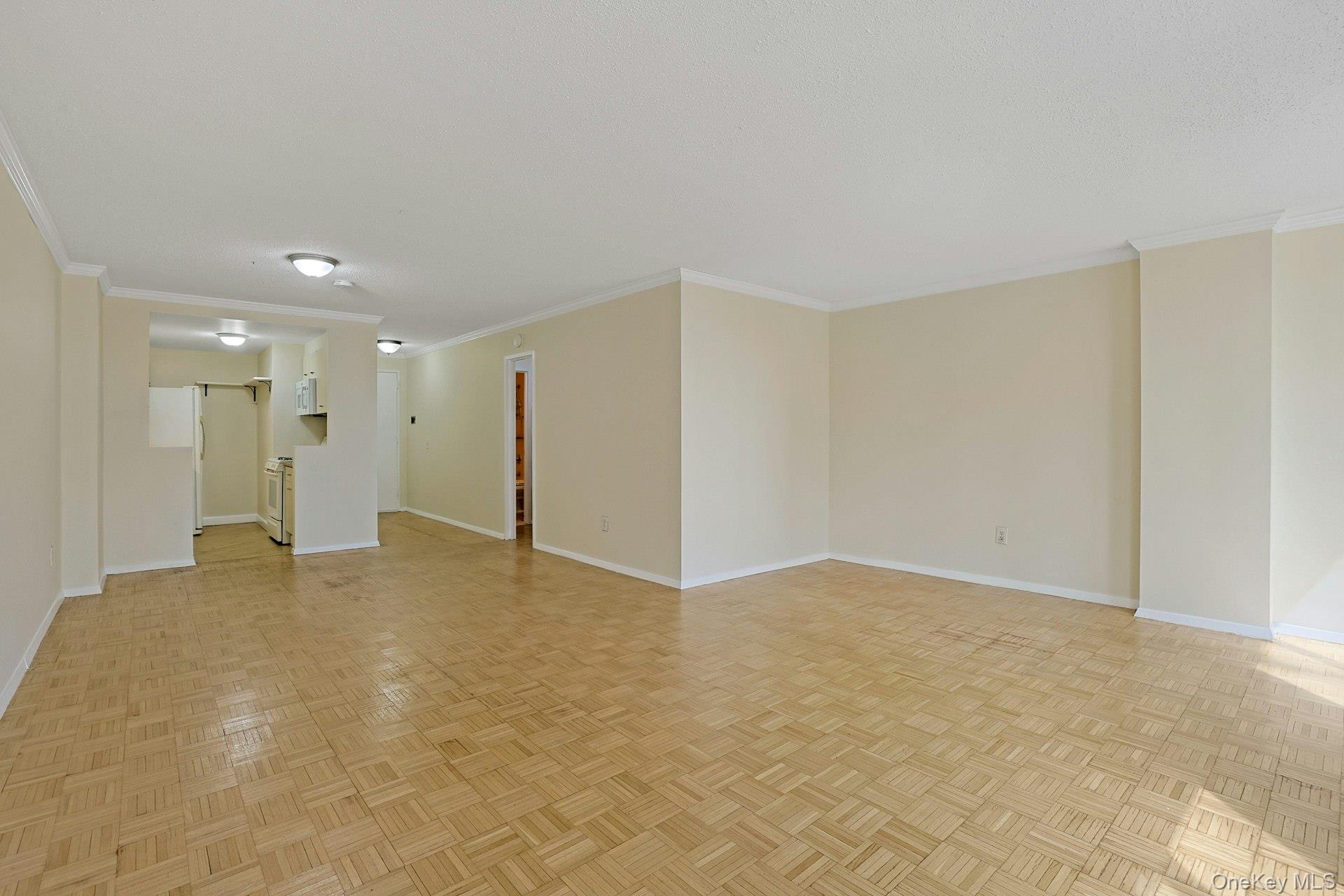 1270 North Avenue Unit: 2L