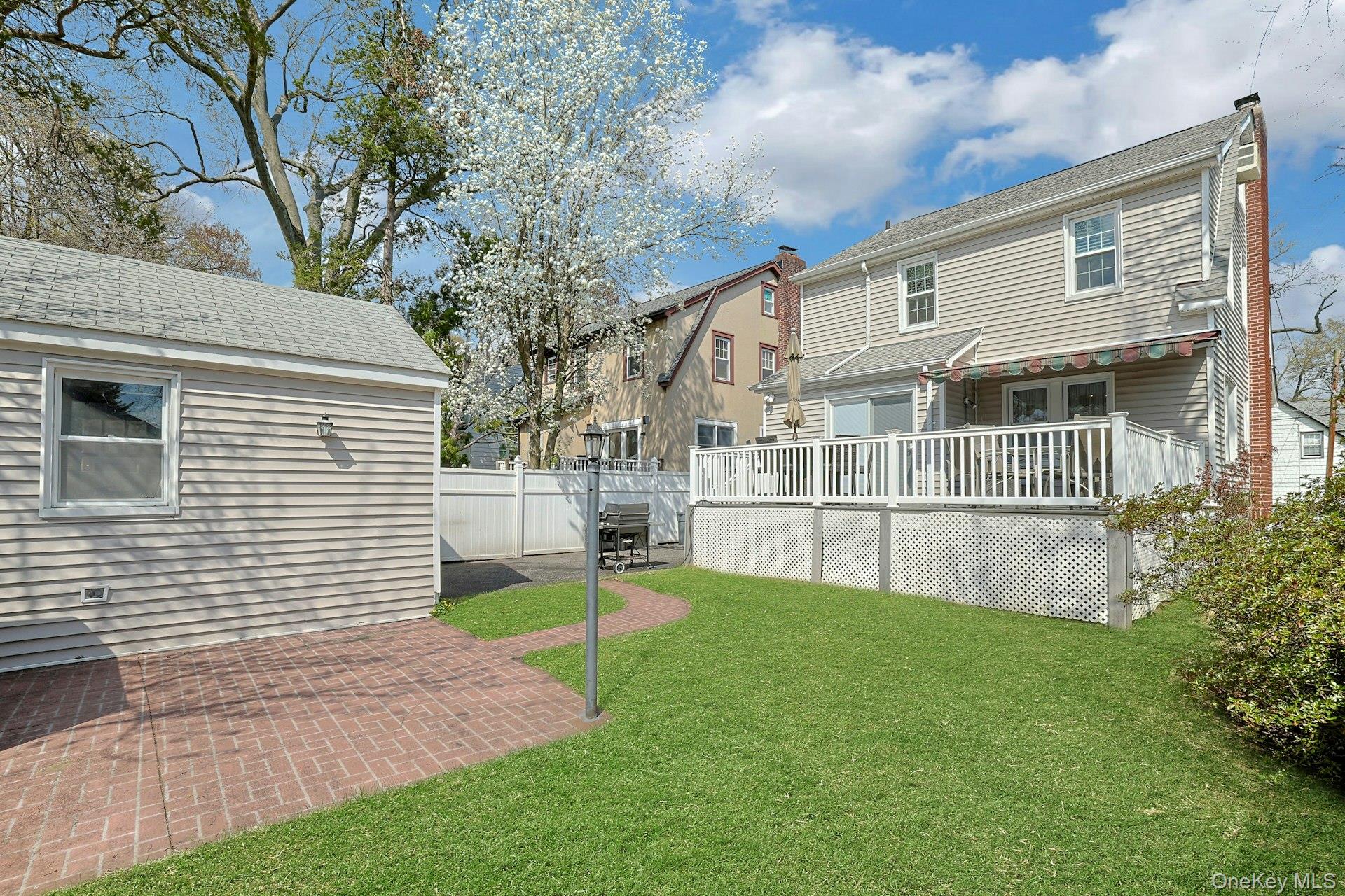 60 Westwood Avenue