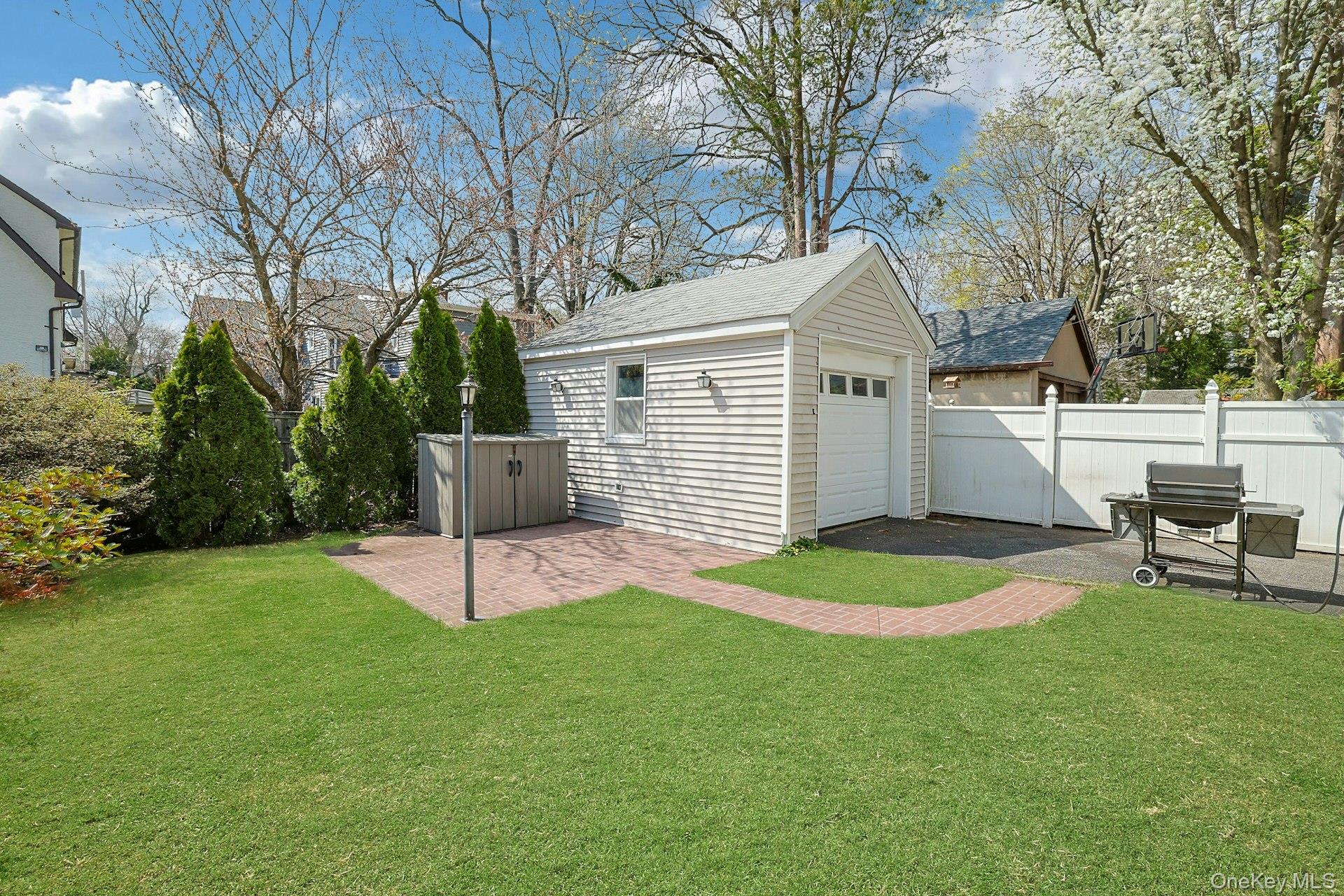 60 Westwood Avenue