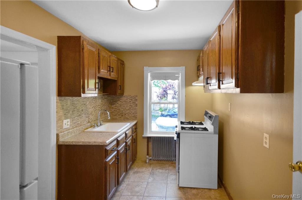 1330 Mayflower Avenue Unit: 1