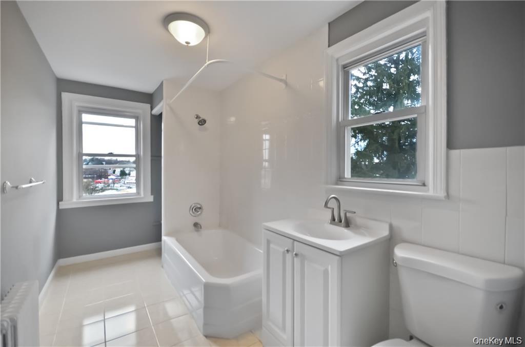 234 Edwards Place Unit: 2