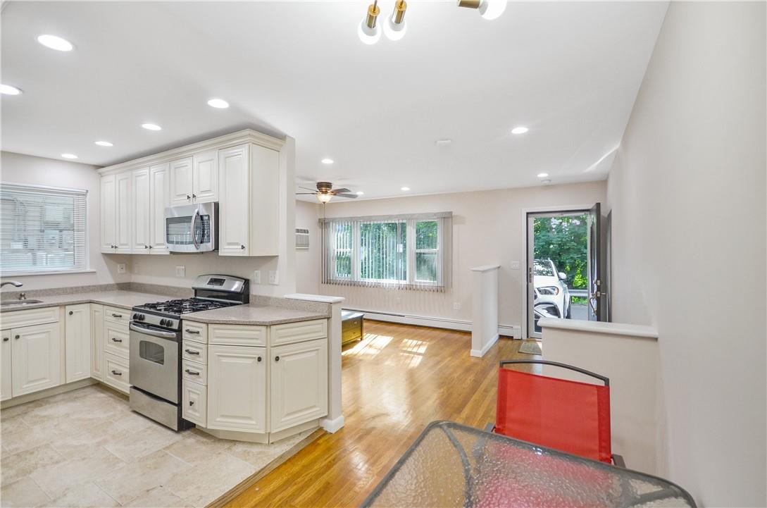 8 Woodycrest Avenue Unit: 1