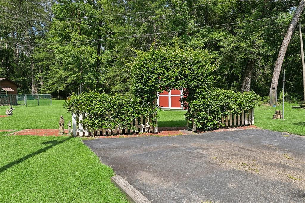 1202 N LEE Road