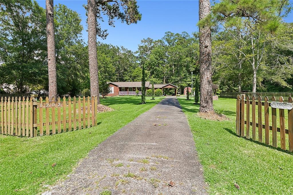 1202 N LEE Road