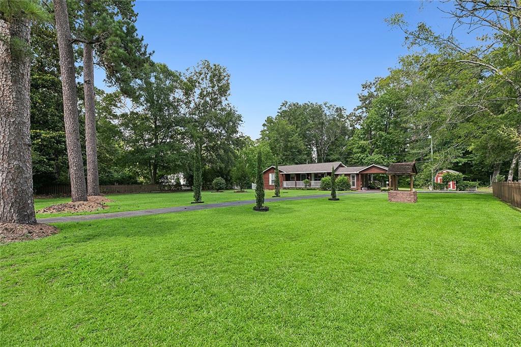 1202 N LEE Road
