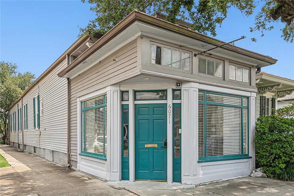 6069 MAGAZINE Street