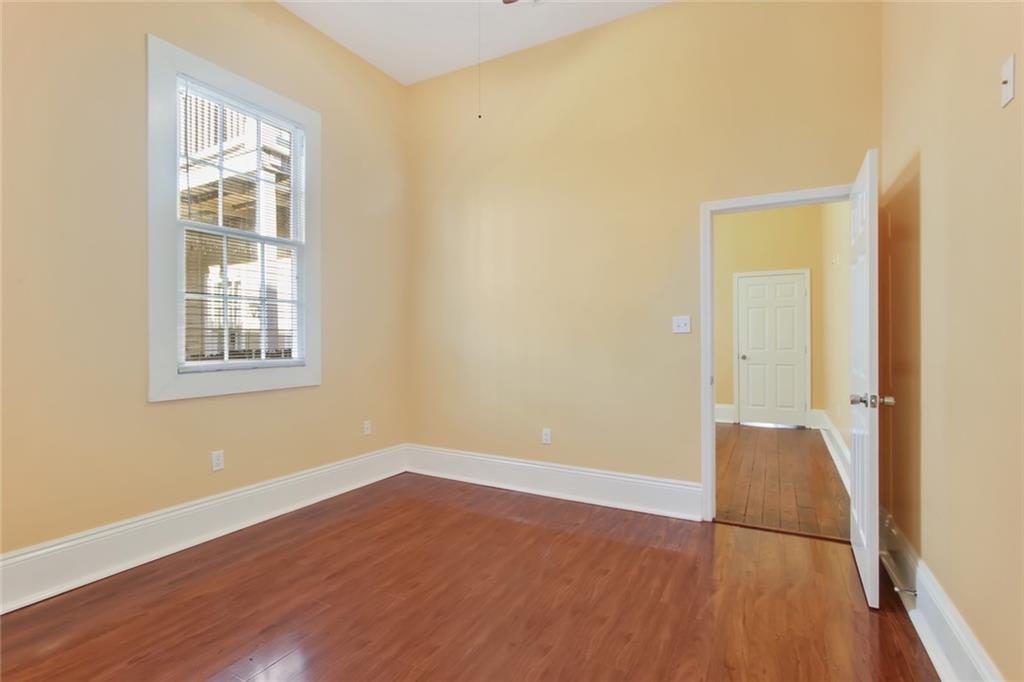 906 PLEASANT Street