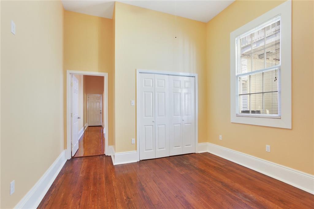 906 PLEASANT Street