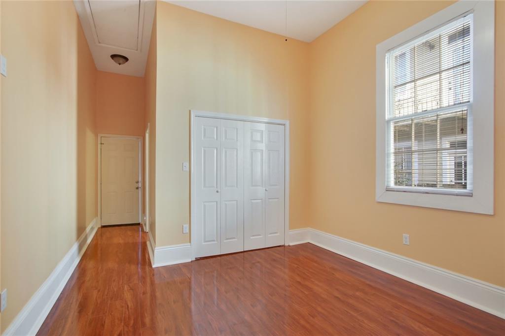 906 PLEASANT Street
