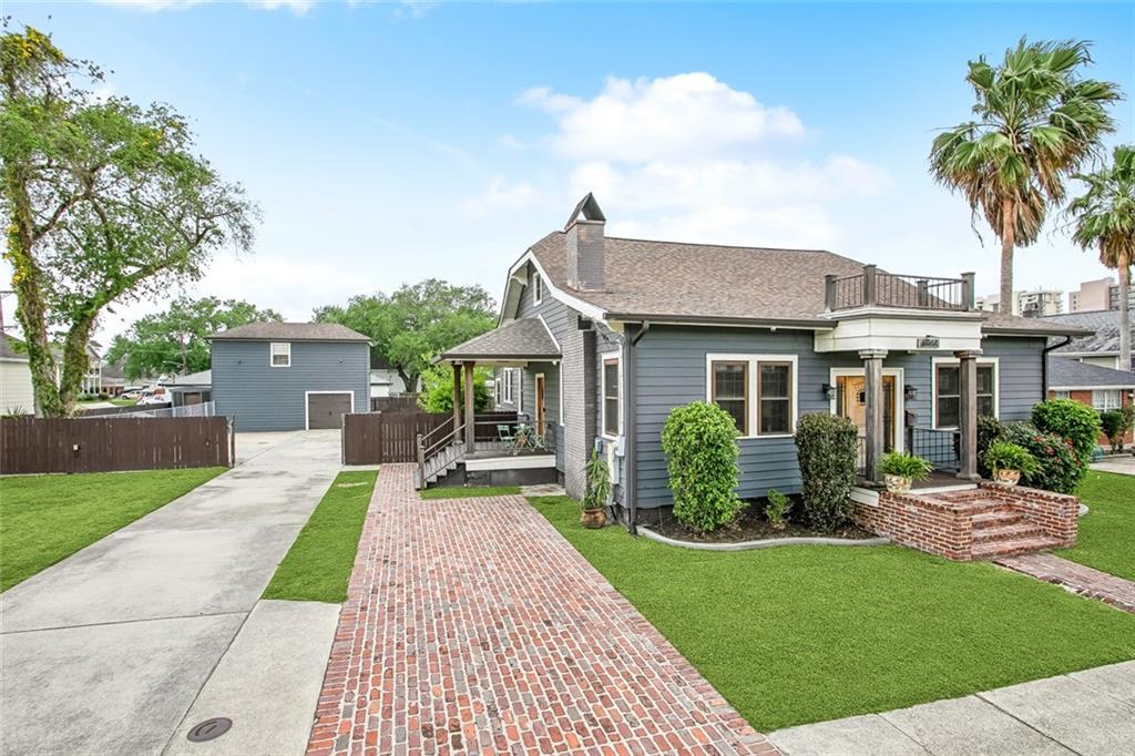 6944 PONTCHARTRAIN Boulevard