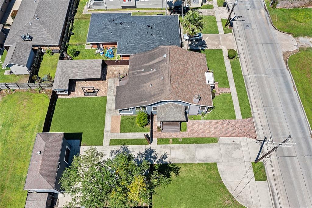 6944 PONTCHARTRAIN Boulevard