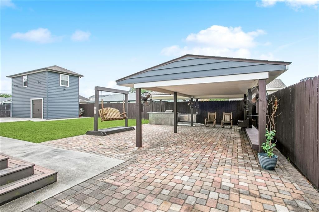 6944 PONTCHARTRAIN Boulevard