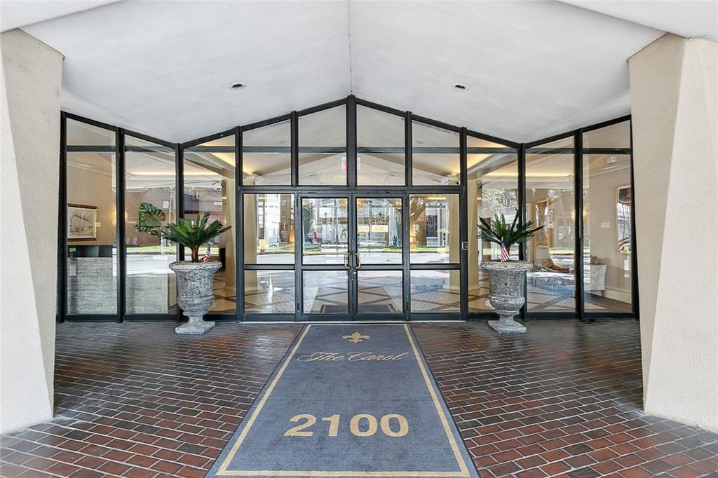 2100 ST CHARLES Avenue 4A