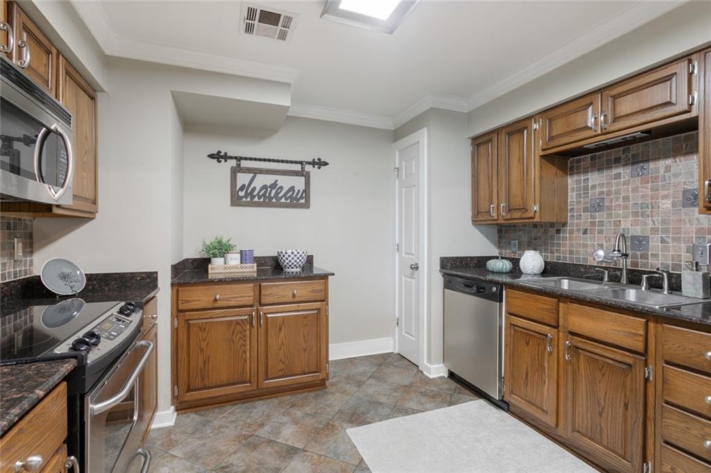 4716 ANNUNCIATION Street 1B