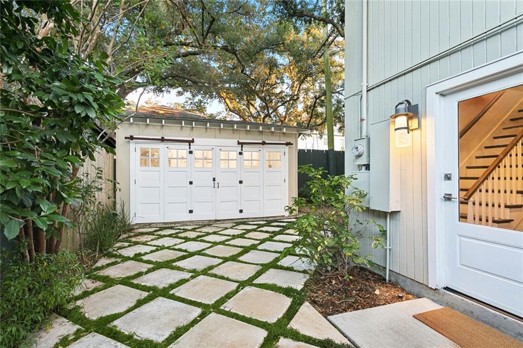 2237 AUDUBON Street
