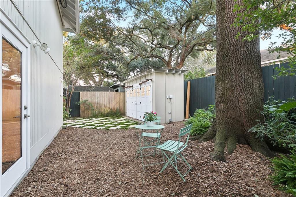 2237 AUDUBON Street