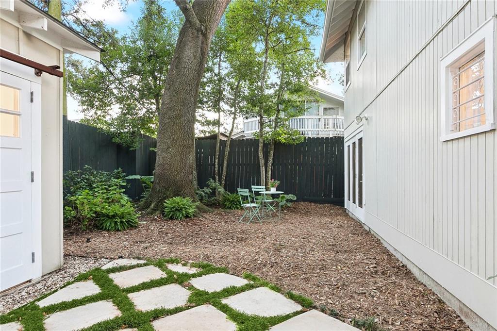 2237 AUDUBON Street