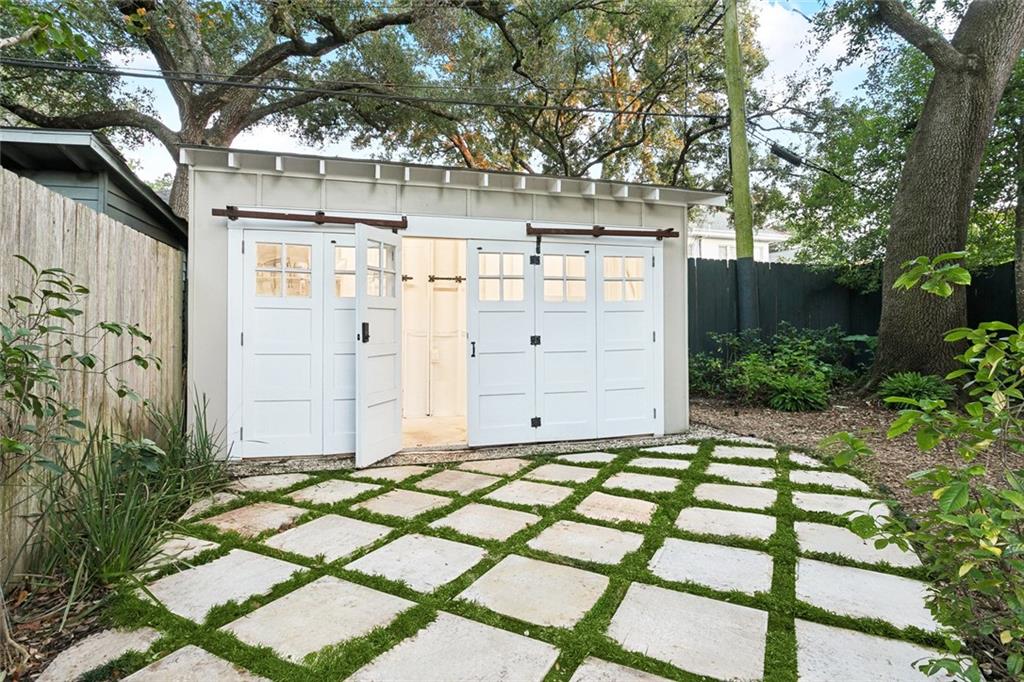 2237 AUDUBON Street