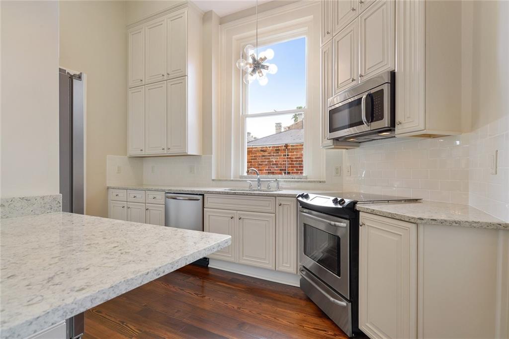 1029 BOURBON Street A