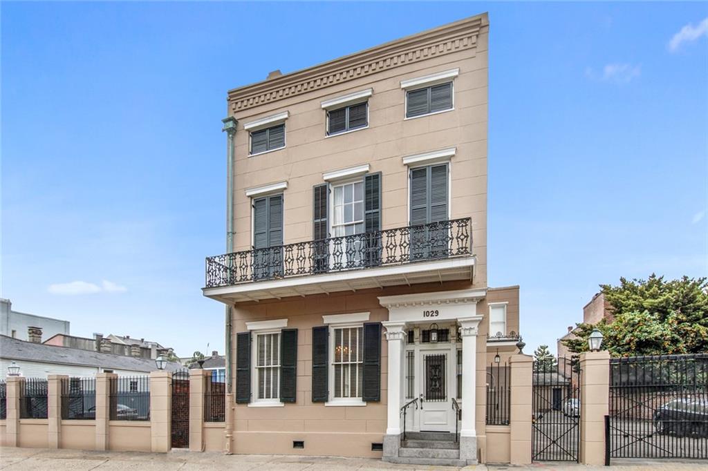 1029 BOURBON Street A