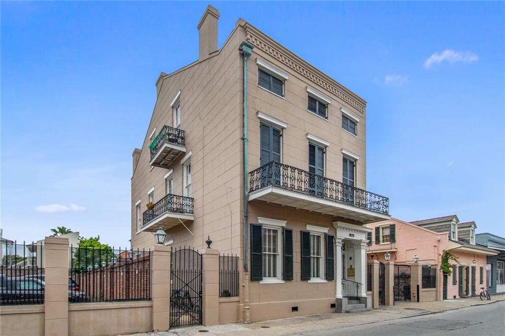 1029 BOURBON Street A