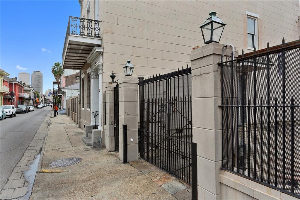 1029 BOURBON Street A